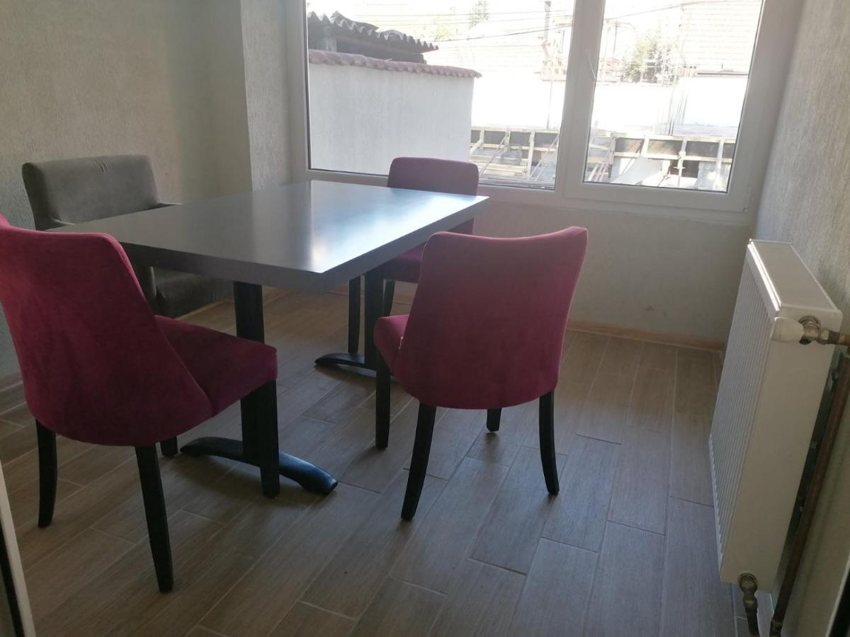 Hostel Denica Скопье Экстерьер фото